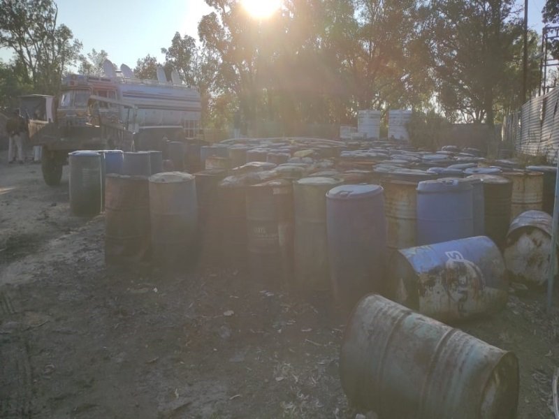 मंडीदीप में नकली डीजल कारखाने का भंडाफोड़, 35 लाख का माल जब्त