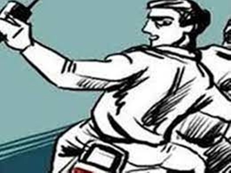 इंदौर में दो घंटें में छह लोगों को लूटा, युवती की हिम्मत से बदमाश को लोगों ने पकड़ा