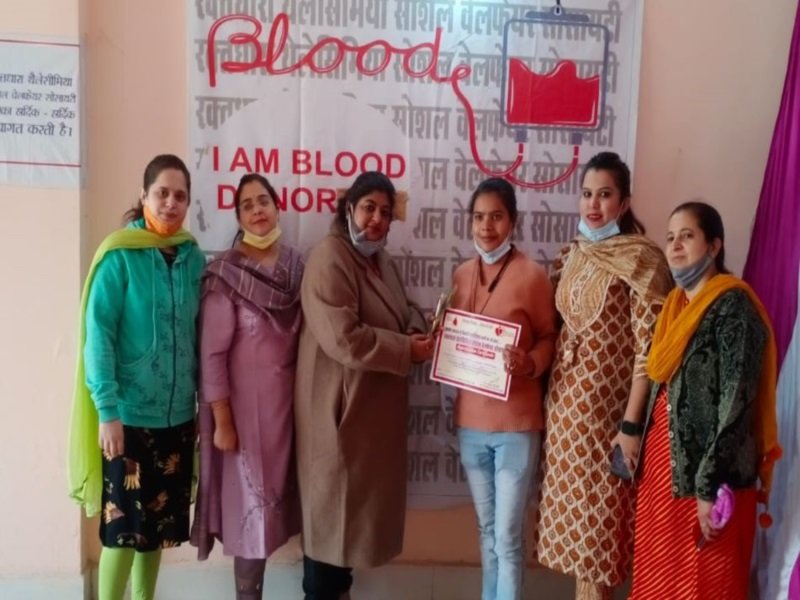बैरागढ़ में युवाओं को रक्तदान के लिए प्रोत्साहित कर रही रक्तधारा सोसायटी, बच्चों के लिए लगाया विशेष शिविर
