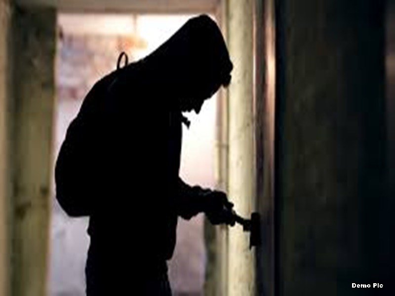 इंदौर के कम्प्यूटर दुकान में तीन दिन में दूसरी बार वारदात, लैपटाप व रुपये ले गए