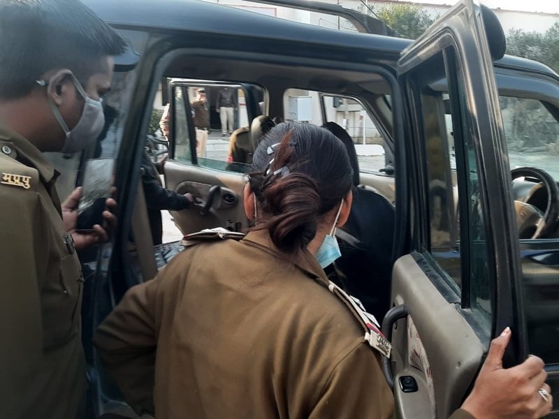 भोपाल में छेड़खानी के बाद उत्पात होने पर स्कार्पियो से भागे दो आरोपित दमोह में पकड़े गए