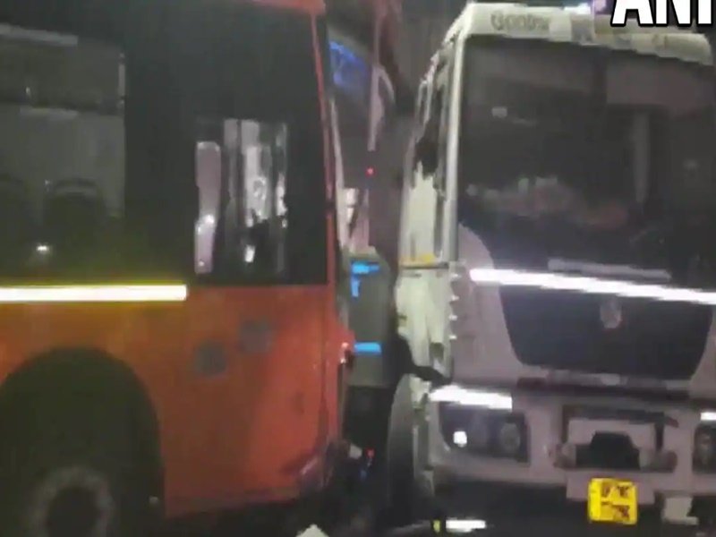 Top News Jan 31, 2022: कानपुर में देर रात कोहराम, बेकाबू बस ने राहगीरों को कूचला, 6 की मौत