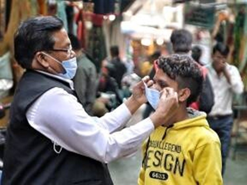 24 घंटे में कोरोना के 2,35,532 नए केस, 871 मौत, 4.91% हुए एक्टिव केस
