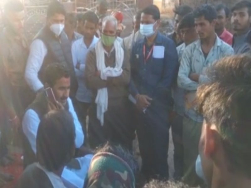 शिवपुरी में विधायक रघुवंशी का जन दरबारः राेजगार सहायक से फाेन पर कहा- आ जा नहीं मैं तो क्रिया-कर्म भी कर देता हूं