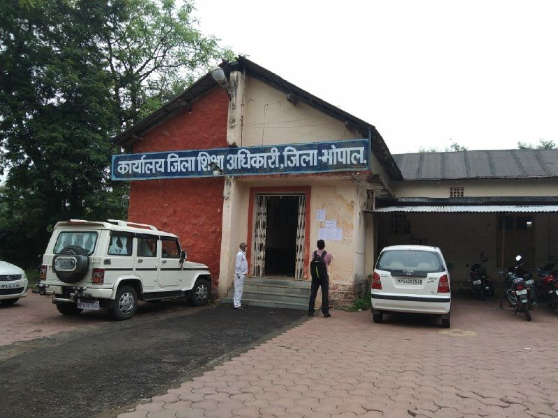 School Fees in MP: पूरे साल निजी स्कूलों ने बच्चों को नहीं पढ़ाया, लेकिन अब जमा करा रहे हैं पूरी फीस