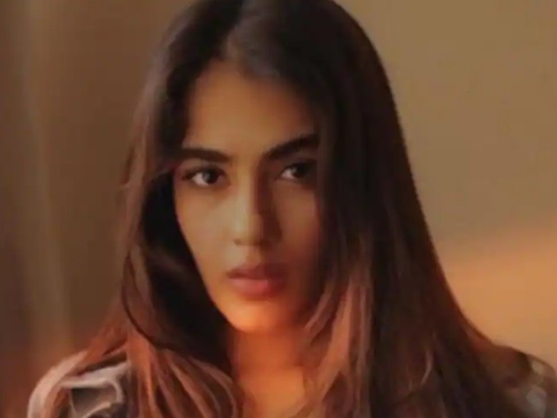 Actress Kavya Thapar को गिरफ्तारी के बाद जेल भेजा, जानिये क्या है वजह