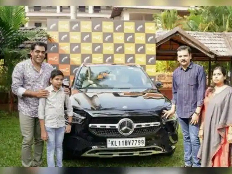 Kerala News: वफादारी का मिला इनाम, कंपनी ने गिफ्ट की 45 लाख रुपए की मर्सिडीज कार