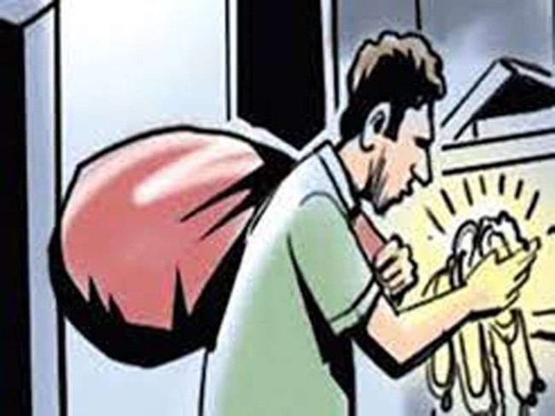 Bhopal Crime News: पुलिसकर्मी के ससुराल में चोरों ने लगाई सेंध, लाखों के जेवरात समेटकर चंपत