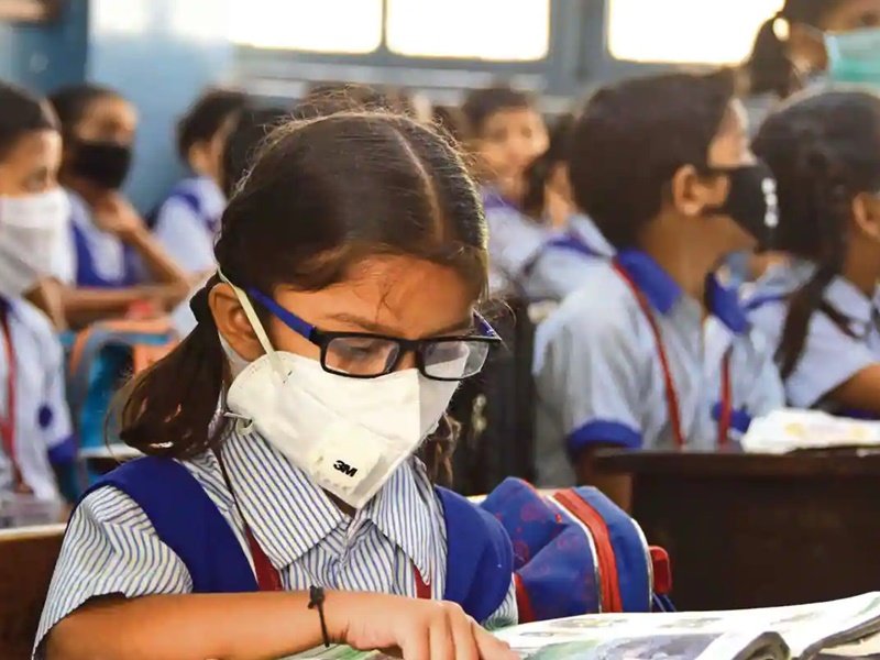 School Reopening News: पूरी क्षमता के साथ खुलने लगे स्कूल-कॉलेज, यहां देखिए राज्यवार List