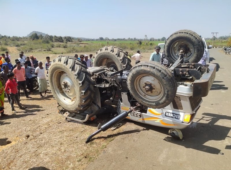 शहडोल में ट्रैक्टर पलटने से चालक की मौत