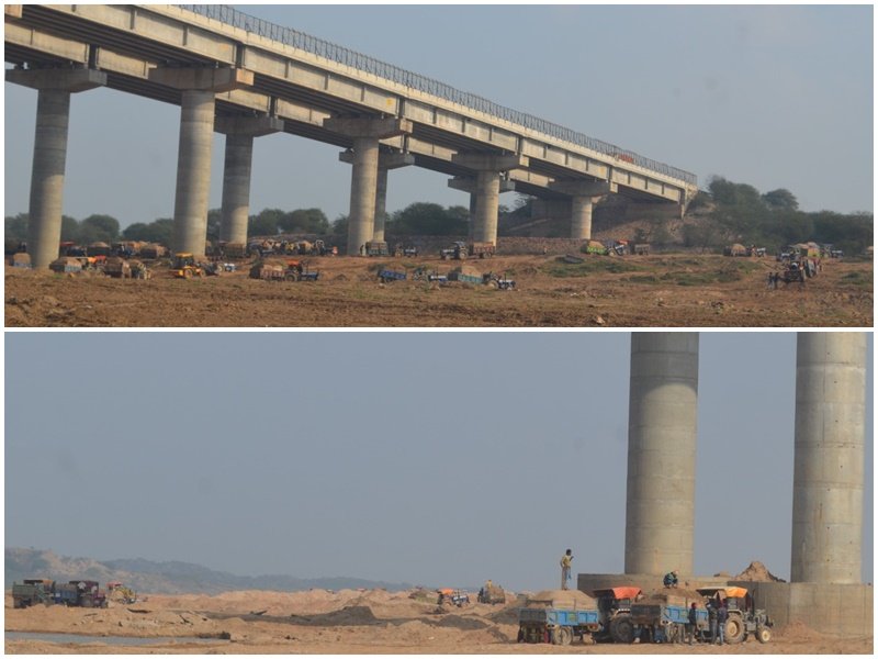 मध्य प्रदेश के मुरैना जिले में चंबल नदी पर बने पुल की नींव तक खोद रहे रेत माफिया