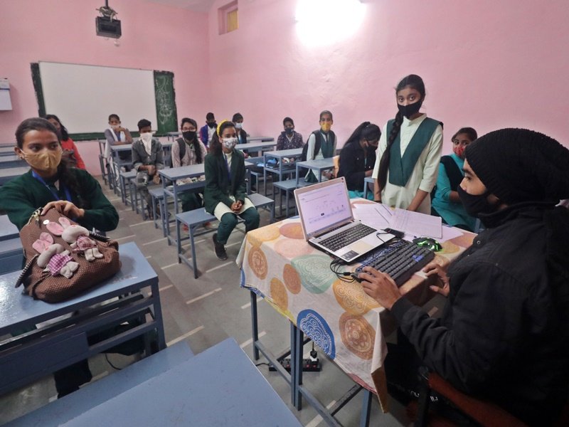 आज से स्कूल खोलने के आदेश… पर इंदौर में निजी स्कूलों को तैयारी में लगेंगे तीन-चार दिन