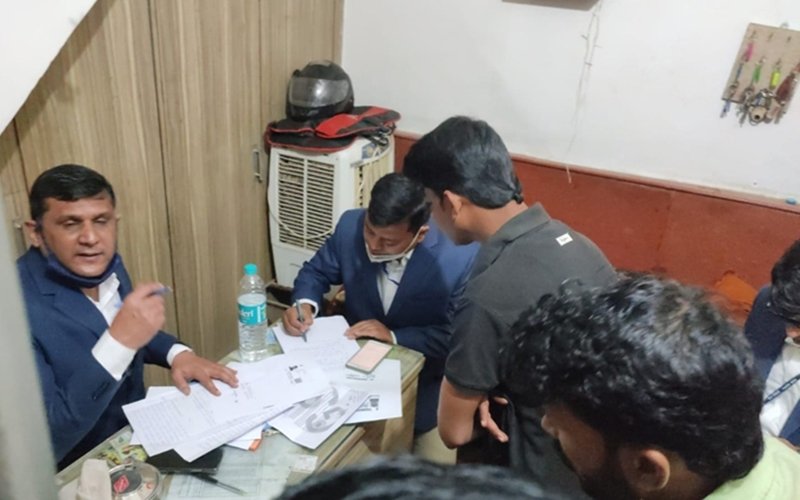 सतना में विस्फोटक मैग्जीन विक्रेता, होटल मालिक के ठिकानों पर जीएसटी की दबिश