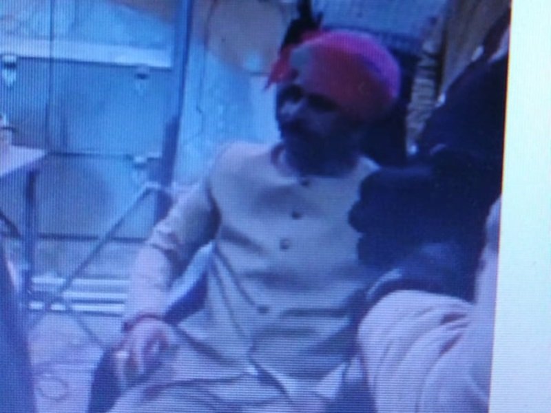 ‘हम हैं सरकार, तुम हमारे नौकर’, राजगढ़ में खुद को पंचायत मंत्री का भतीजा बताकर युवक ने मचाया उत्पात, वीडियो वायरल