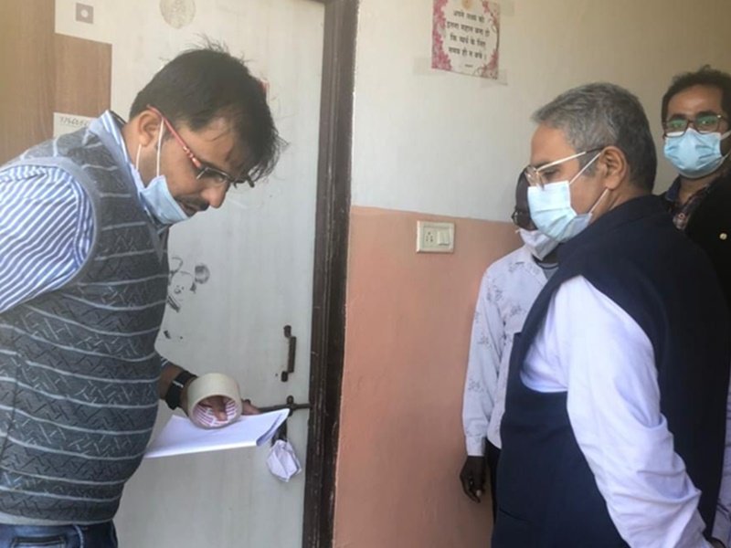 स्कूली विद्यार्थियों को टीका लगाने में लापरवाही पर धारा-144 में प्रतिबंधात्मक आदेश जारी, तीन स्कूल सील