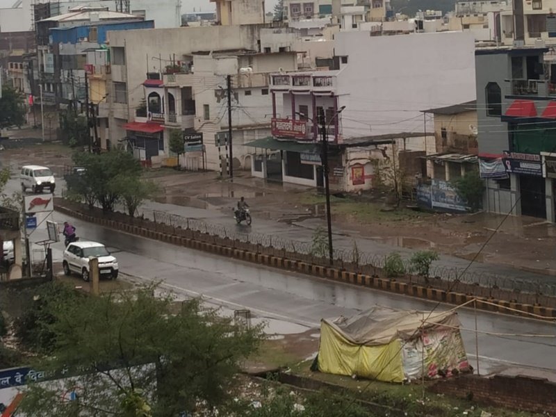 महाकोशल-विंध्य में बदला मौसम का मिजाज, जबलपुर में झमाझम बारिश का दौर शुरू