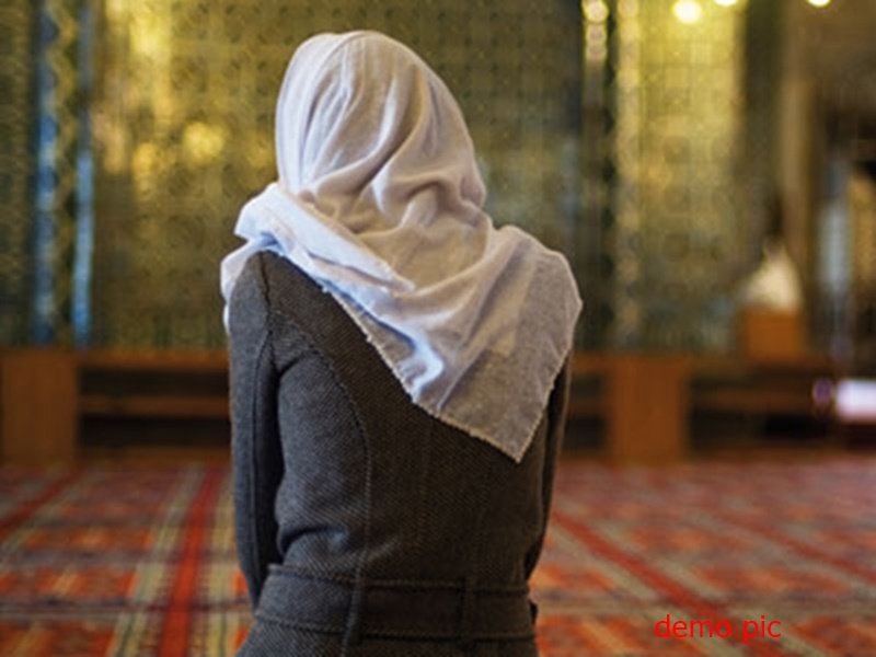 मध्य प्रदेश समाचार : महू न्यायालय परिसर के अभिभाषक कक्ष में नमाज पढ़ने को लेकर विवाद