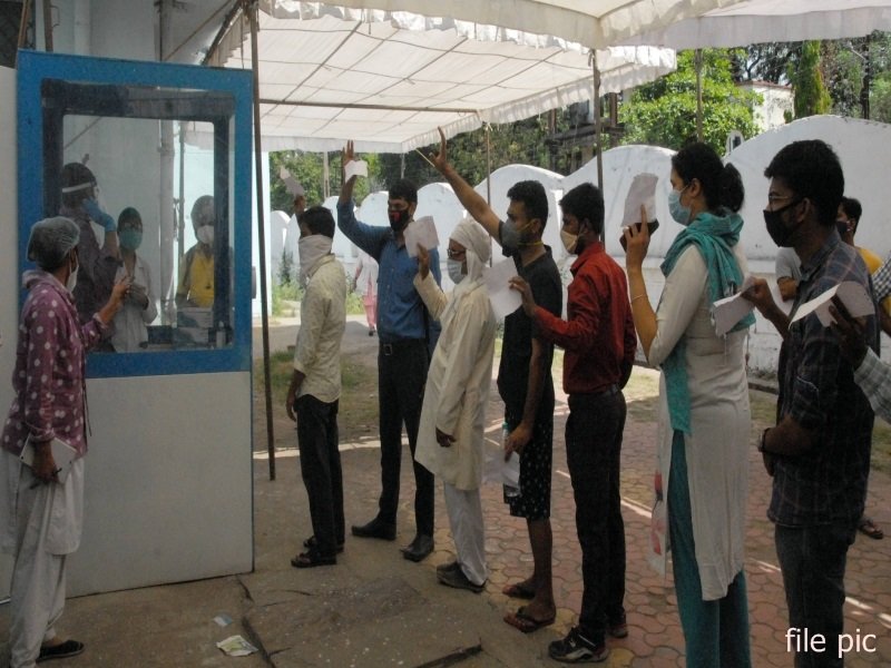 भोपाल में कोरोना की खुद जांच कराने वालों की संख्या चार गुना तक घटी