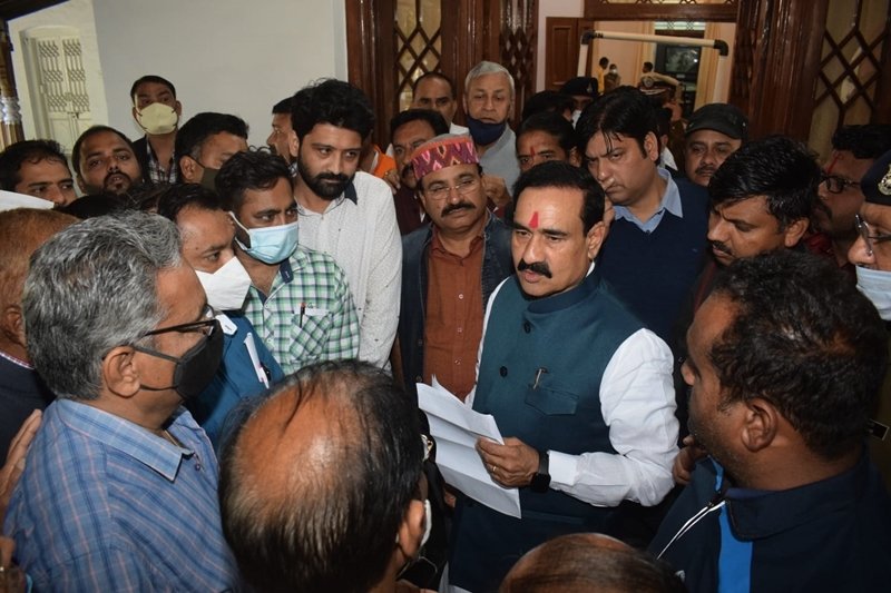 जबलपुर में गृह मंत्री से मिले विभिन्न संगठन के लोग, न्याय के लिए लगाई गुहार