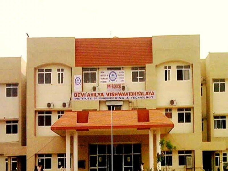 Ragging in DAVV Indore: डीएवीवी आइइटी में सीनियर छात्र करते हैं परेशान, यूजीसी को रैगिंग की शिकायत