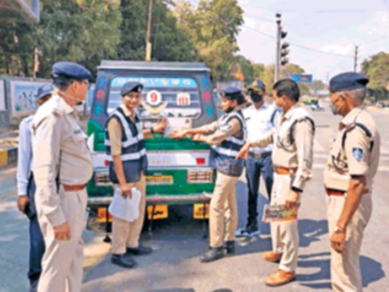 International Women’s Day 2022: महिला पुलिस अधिकारियाें व आरक्षकाें ने संभाली 15 चाैराहाें की ट्रैफिक व्यवस्था