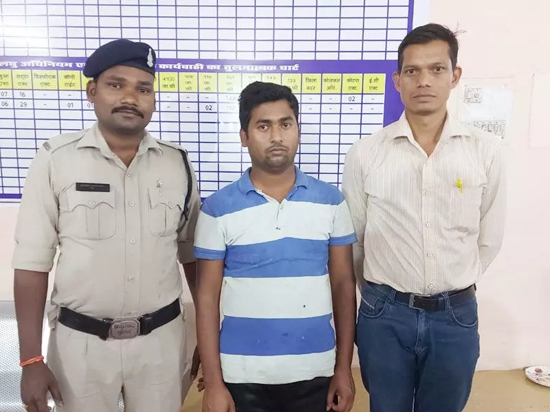 IAS का बावर्ची निकला हत्यारा, गिरफ्तार