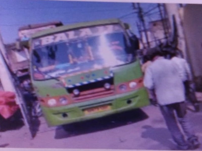 AshokNagar News: गर्भवती यात्री को हुई प्रसव पीड़ा, तो यात्रियों से भरी बस लेकर चालक पहुंच गया अस्पताल