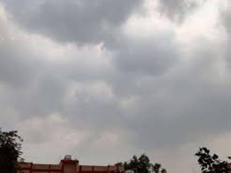 Indore Weather News: बादलों और हवाओं के रुख के कारण रात के तापमान में हुई गिरावट