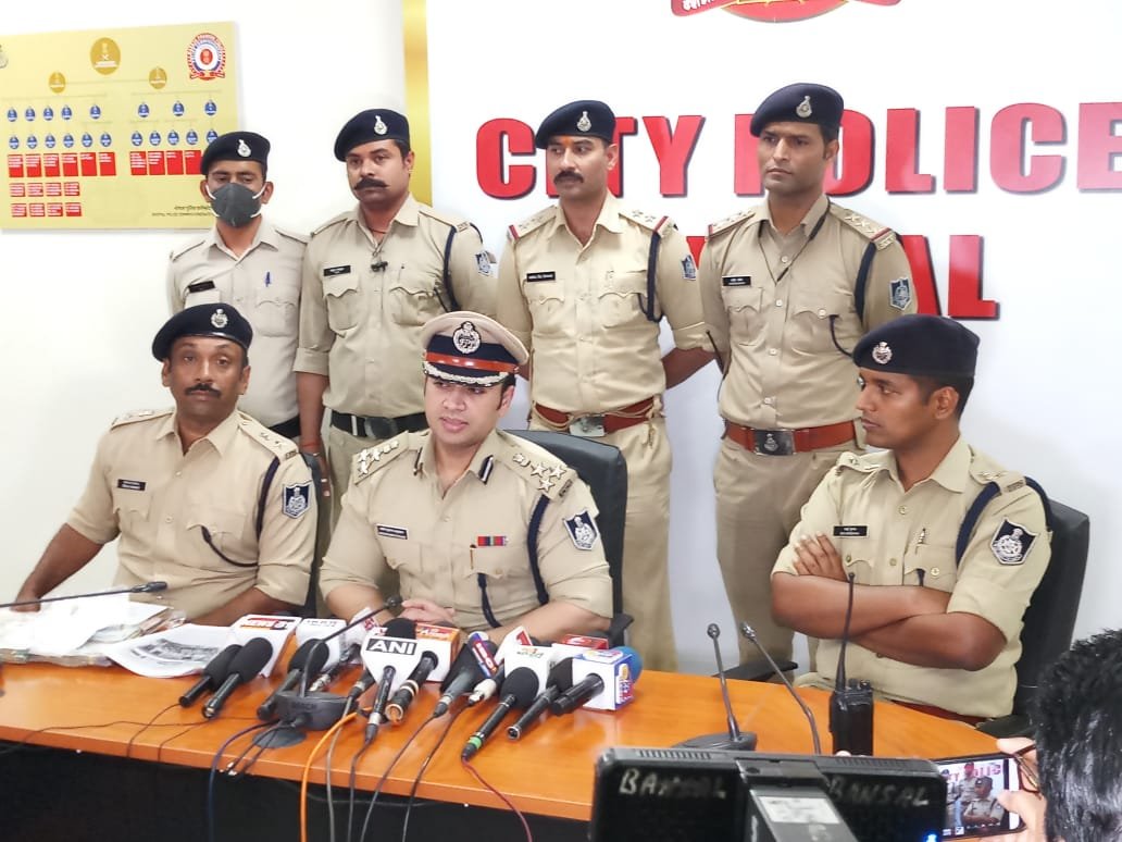 जिला नकबजन गैंग का पर्दाफाश कर 13 लाख का मशरुका किया बरामद, थाना शाहजहाँनाबाद क्षेत्र में की थी वारदात*