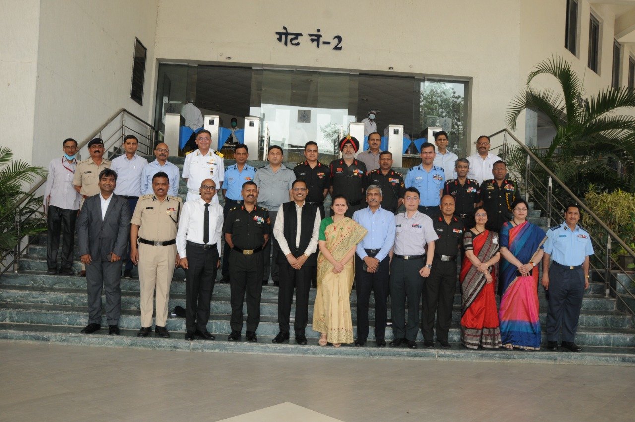 डीजीपी से राष्ट्रीय रक्षा महाविद्यालय के प्रतिनिधियों ने की सौजन्य भेंट