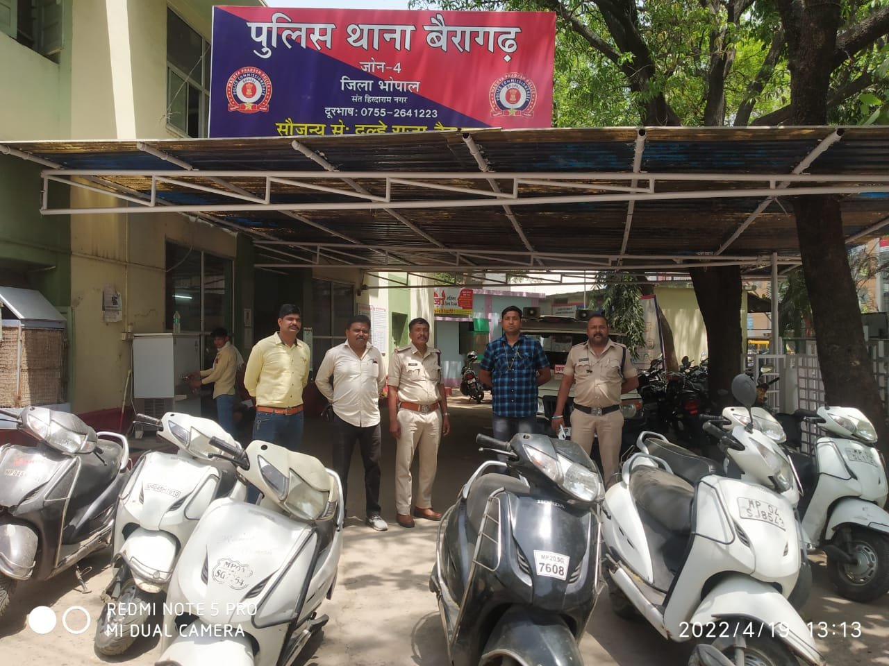 नाबालिग एक्टिवा चोर गिरोह का चेकिंग के दौरान बैरागढ पुलिस ने किया पर्दाफाश