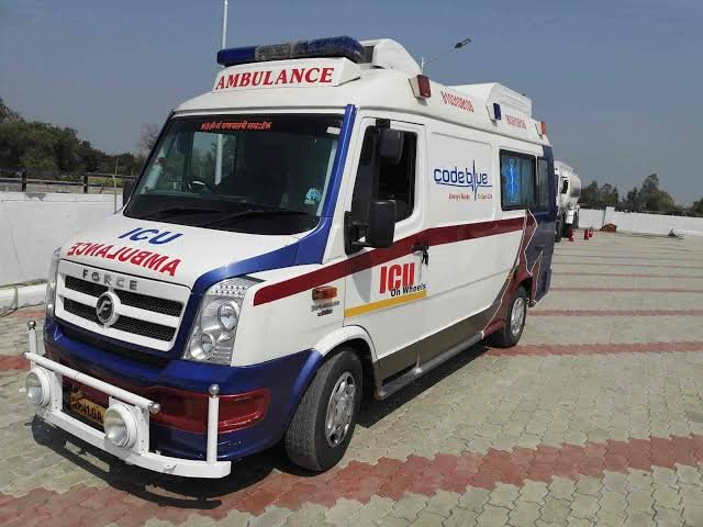 भोपाल हजारों नई एंबुलेंस पहुंची लाल परेड ग्राउंड