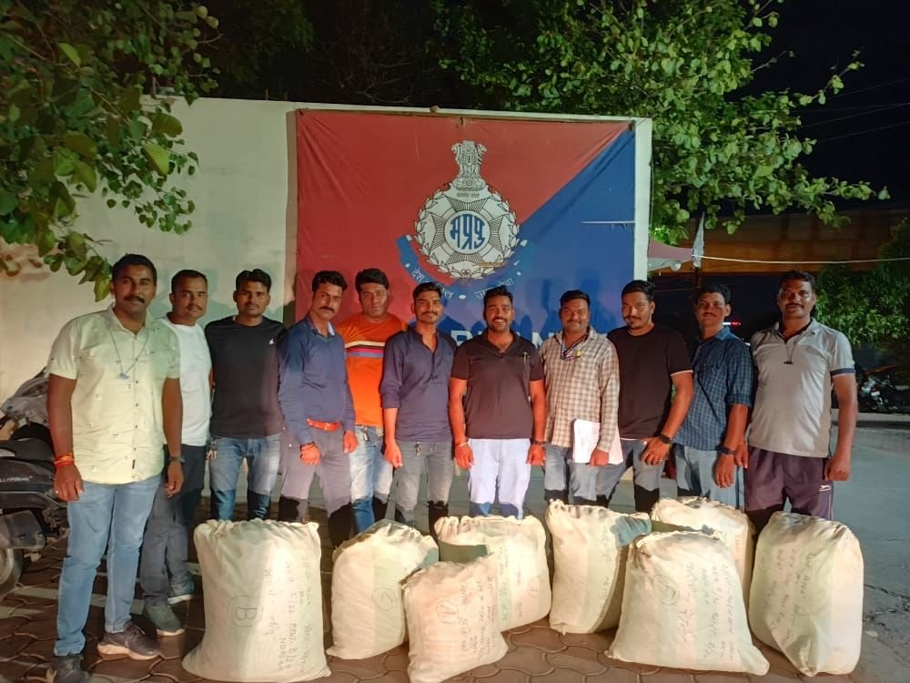 क्राइम ब्रांच टीम द्वारा अवैध मादक पदार्थ गांजा की तस्करी करने वाले गैंग को किया गिरफ्तार, 135 किलो गाँजा कीमती 14 लाख रुपये