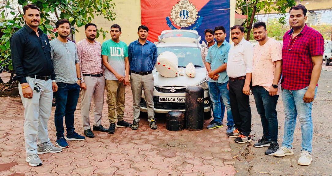 क्राइम ब्रांच भोपाल की टीम द्वारा अवैध मादक पदार्थ गांजा की तस्करी करने दो आरोपियो से जप्त 23 किलो गाँजा कीमती 2 लाख रुपये, दो आरोपी गिरफ्तार