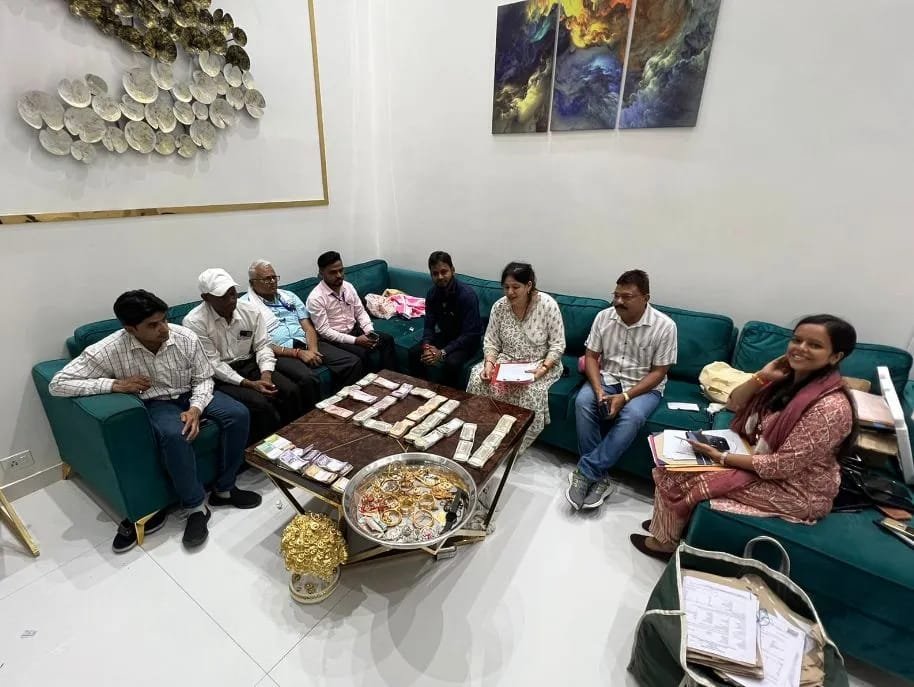 ईओडब्ल्यू (EOW) ने आरटीओ (RTO) संतोष पॉल के घर की छापेमार कार्यवाही