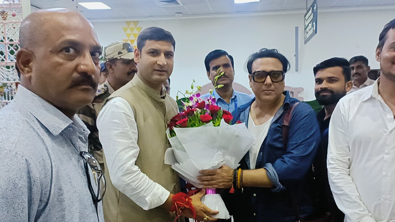 भोपाल पहुंचे गोविन्दा, जिलाध्यक्ष ने किया स्वागत