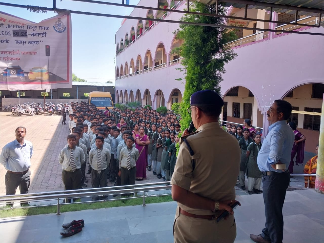 नशा मुक्ति अभियान और हेलमेट जागरूकता अभियान के तहत भोपाल पुलिस के जागरुकता व जन संवाद कार्यक्रम जारी,