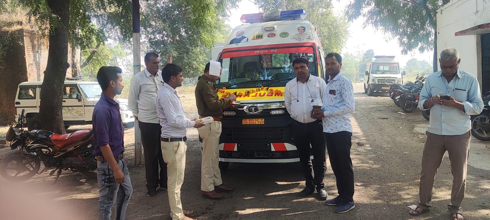 नजीराबाद डायल 108 सेवा को कुछ दिन पूर्व जय अम्बे कंपनी द्वारा डायल 108 गाड़ी खराब होने पर बंद कर दिया गया था