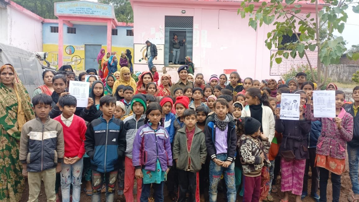 थाना परवलिया सड़क द्वारा अन्तर्राष्ट्रीय महिला हिंसा उन्मूलन, जागरुकता कार्यक्रम का आयोजन किया गया