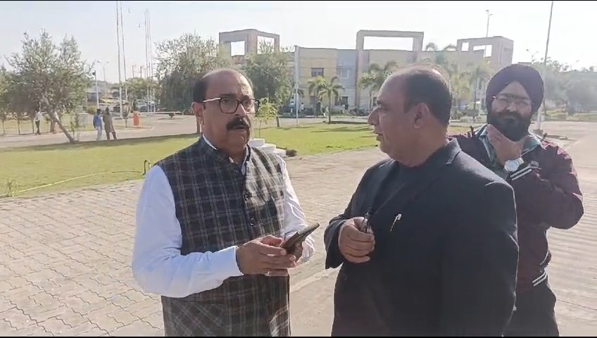 RTO संजय तिवारी ने मंदिर की व्यवस्था का निरीक्षण किया