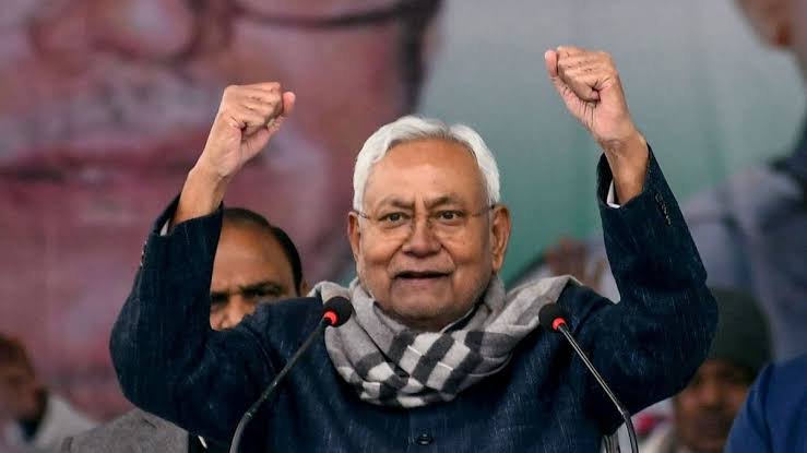 नीतीश 8 मंत्रियों के साथ शाम 5 बजे शपथ लेंगे