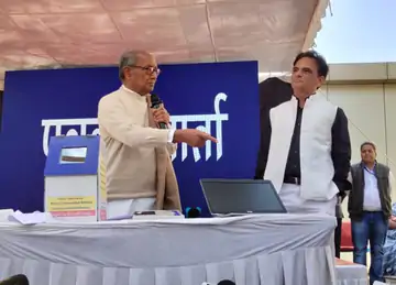 भोपाल में ईवीएम में गड़बड़ी का डेमो, दिग्विजय ने कहा- सॉफ्टवेयर तय करता है सरकार किसकी