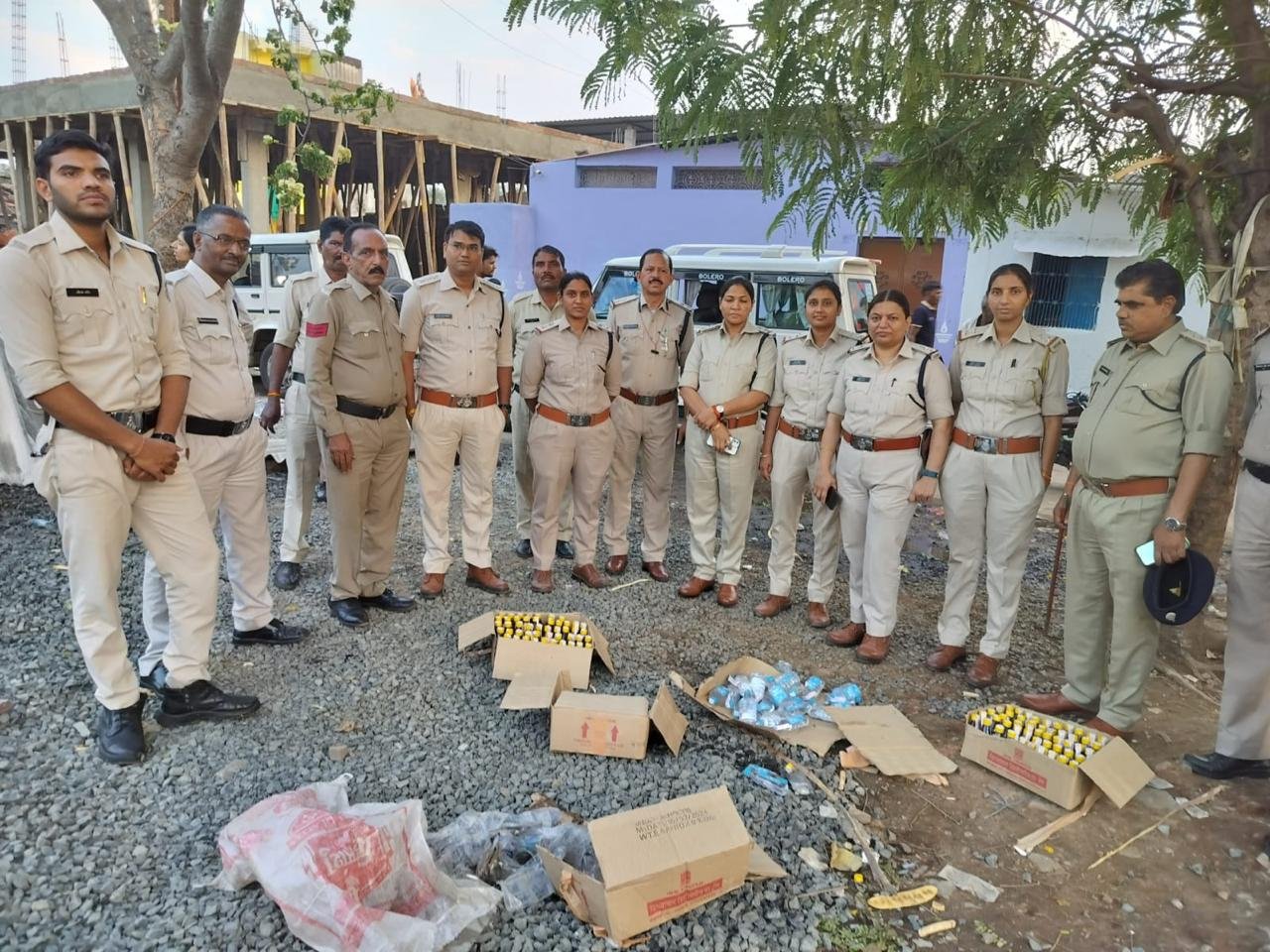 भोपाल आबकारी टीम की कार्रवाई