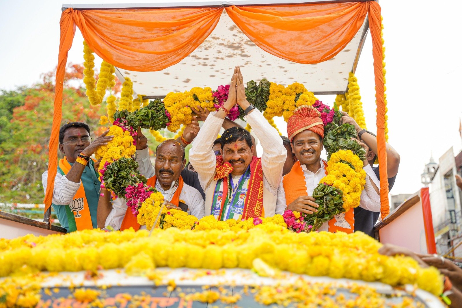 मुख्यमंत्री ने जनसभाओं को संबोधित किया एवं रोड शो में सहभागिता की