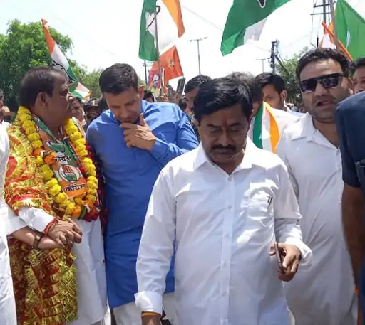 कांग्रेस प्रत्याशी अरुण श्रीवास्तव ने भरा नामांकन