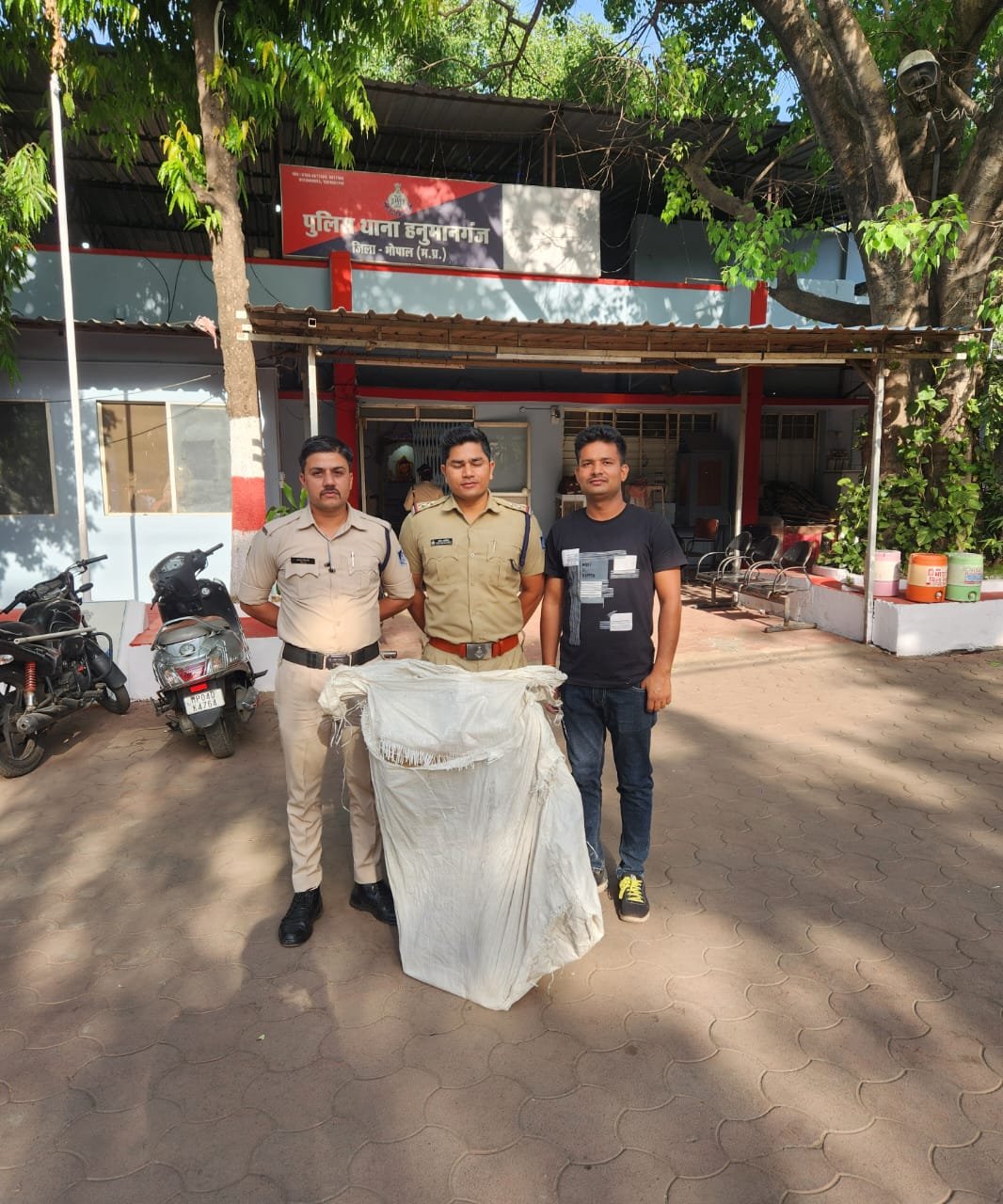 थाना हनुमानगंज भोपाल द्वारा अवैध शराब का आरोपी को गिरफ्तार किया गया
