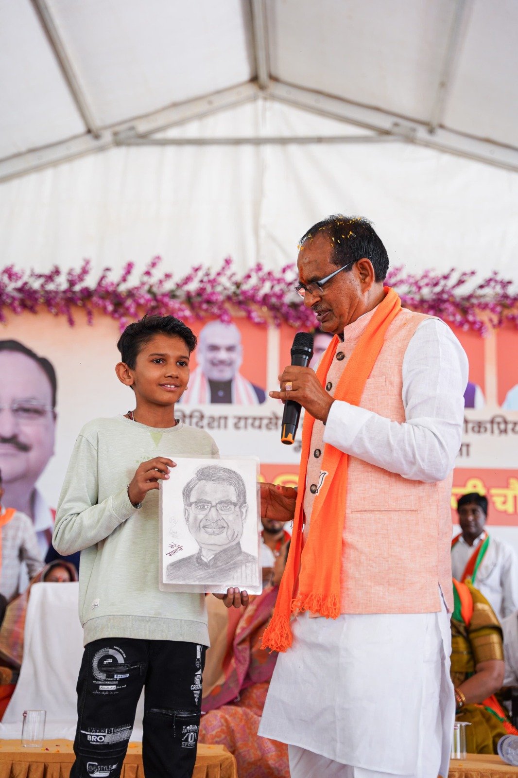 शिवराज ने शुक्रवार को विदिशा लोकसभा में जनसभाओं को संबोधित किया।