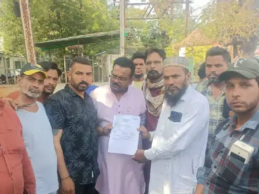 भोपाल निगम अमले को पीटने वालों के घर नोटिस चस्पाया