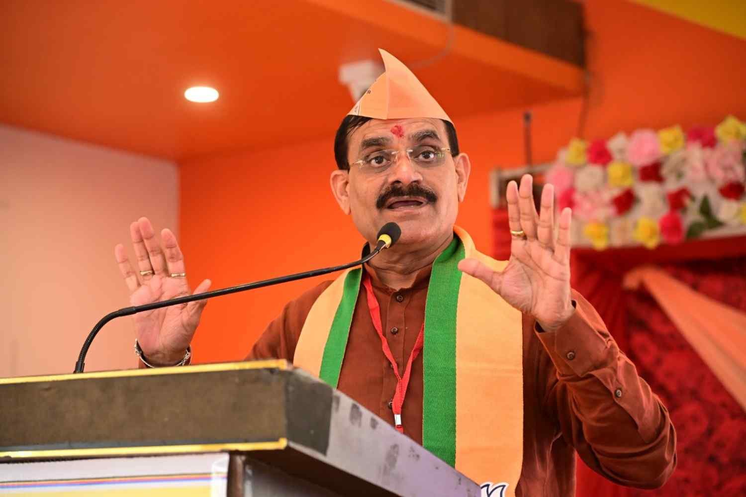 VD शर्मा ने क्रीसेंट ग्रीन गार्डन में शक्ति केंद्र की संगठन पर्व कार्यशाला को संबोधित किया