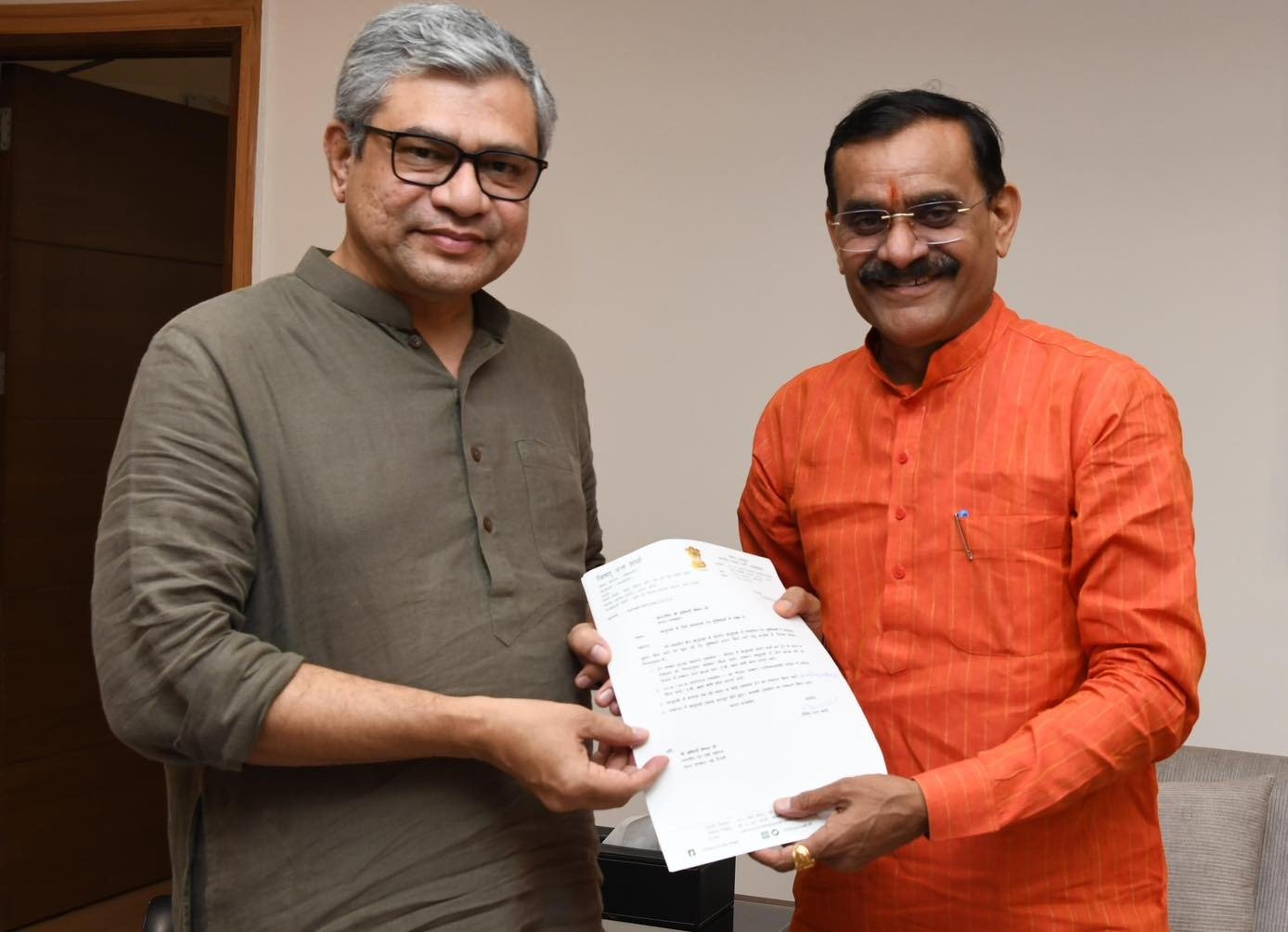 सांसद VD शर्मा ने रेल मंत्री से खजुराहो से सतना’ के कार्य को शीघ्र पूर्ण कराने का अनुरोध किया